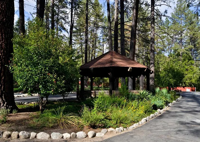 Quiet Creek Inn